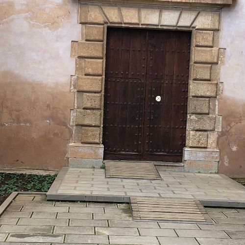 Accessible Alhambra nasrid palaces ramp entrance