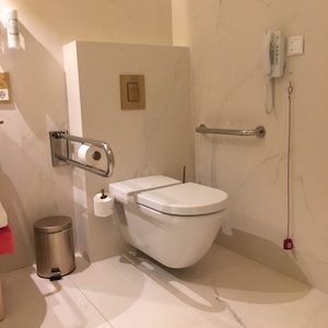 Accessible bathroom hotel plaza catalunya