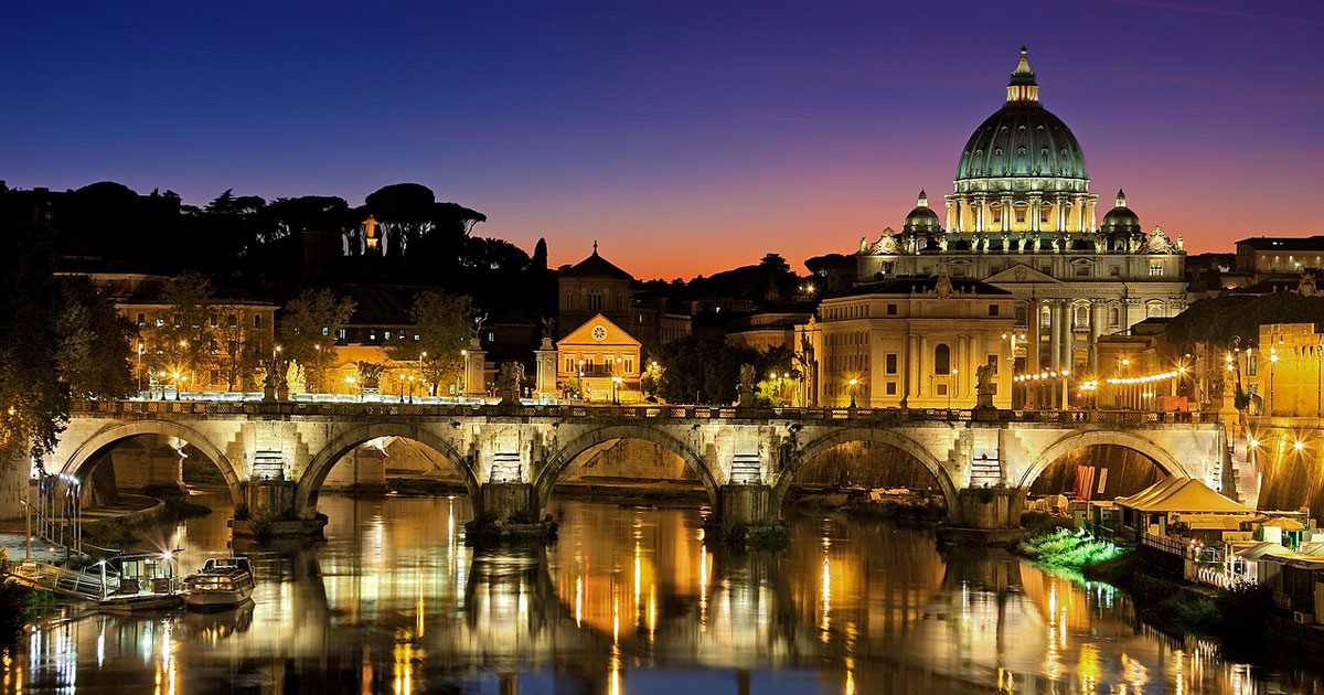 Explore the wheelchair accessible eternal city Rome by night