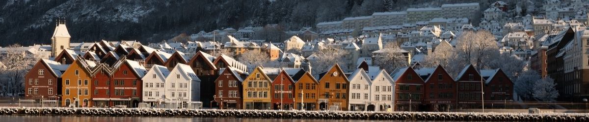 Historical walking/rolling tour in Bergen