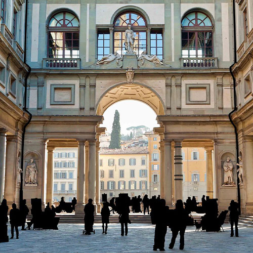Wheelchair Accessible Uffizi tour in Florence courtyard