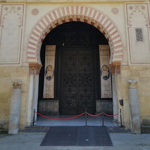 mezquita door with ramp