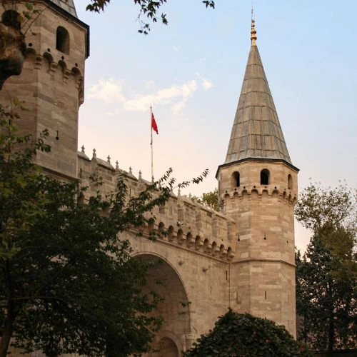 Topkapi entrance