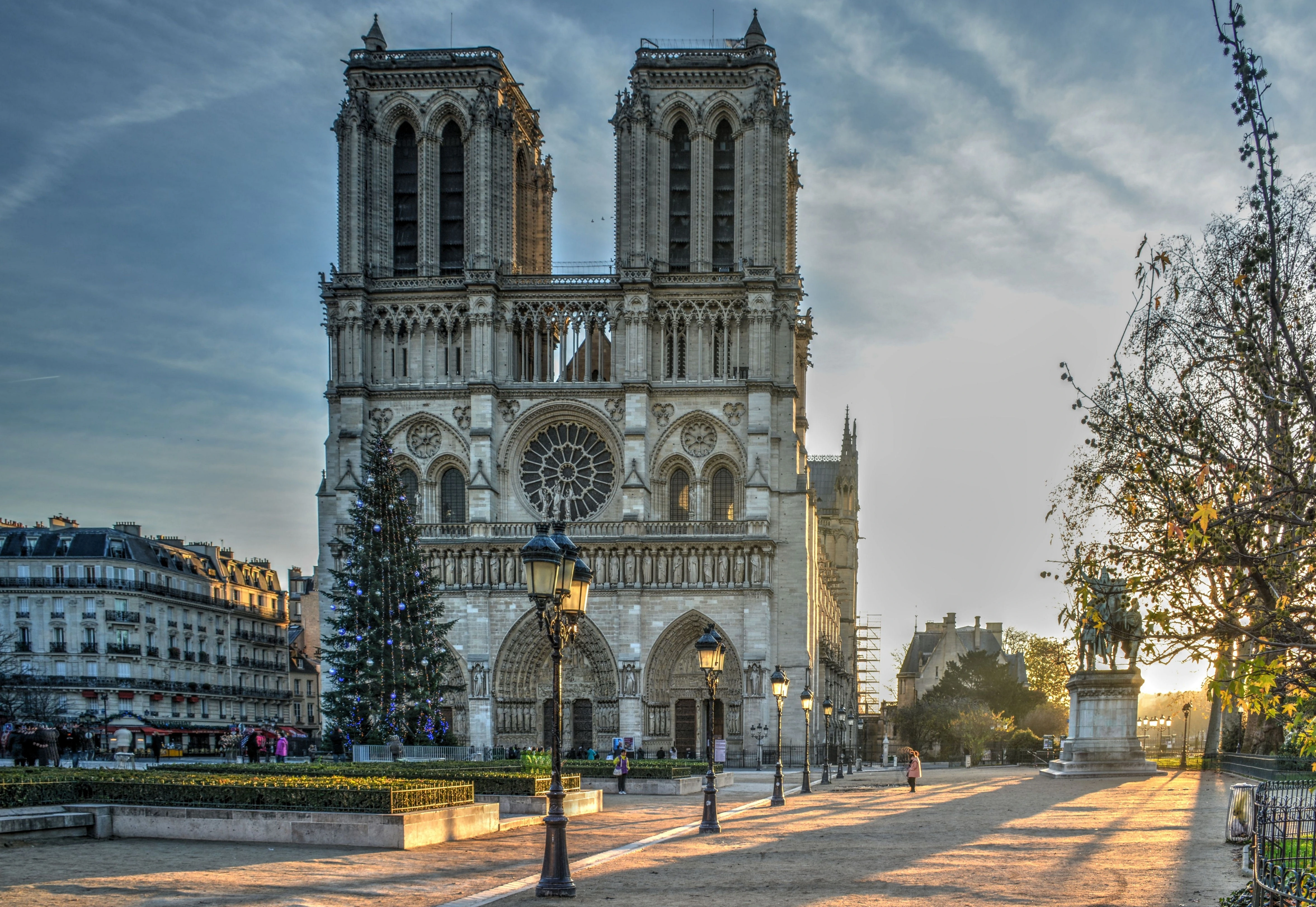 wheelchair accessible notre-dame