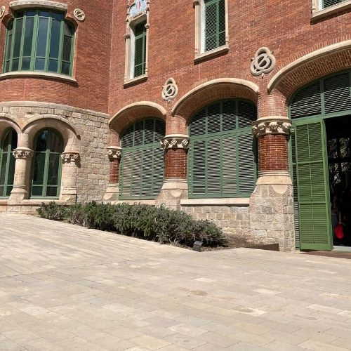 wheelchair accessible paving hospital de sant pau